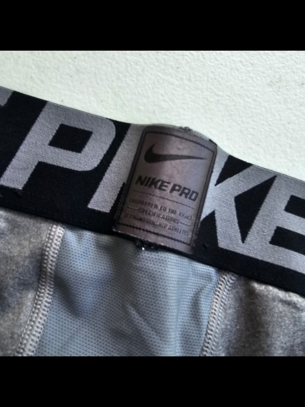 Nike Pro Men's Dark Gray Compression Boxer Briefs with Black Waistband - Picture 4 of 5